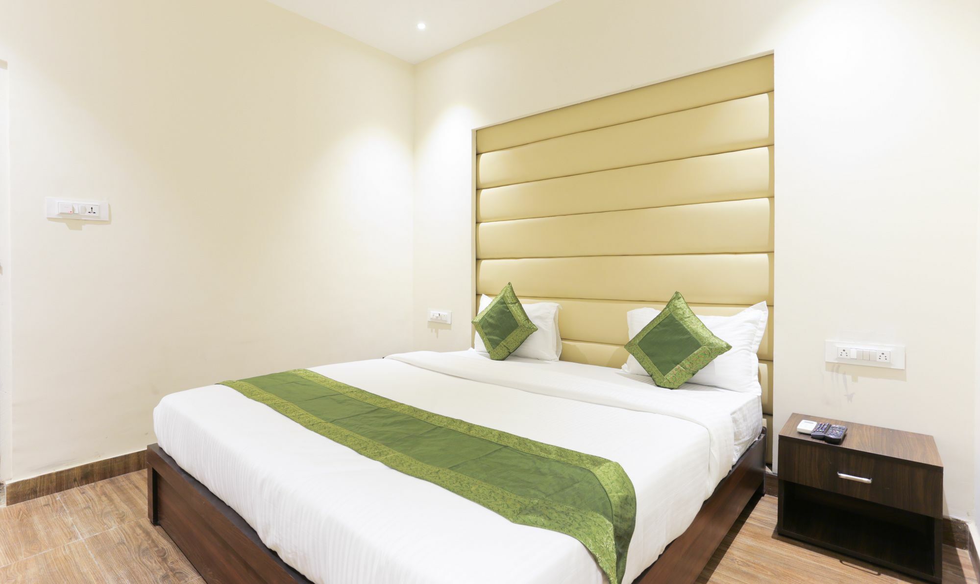 Fabexpress Golden Tulipz Hotell Mumbai Eksteriør bilde